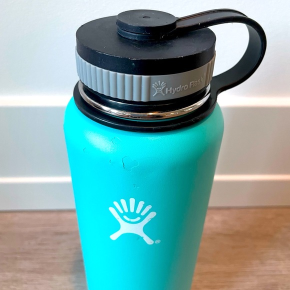 Teal 32 oz Hydroflask - Picture 3 of 4
